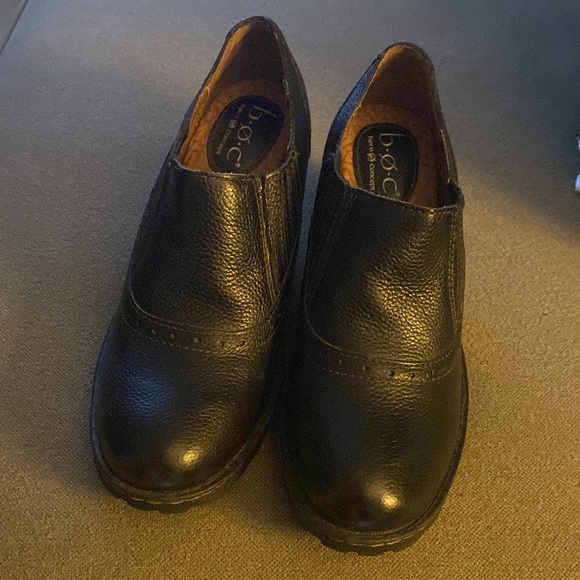 Black women’s booties - Picture 5 of 9